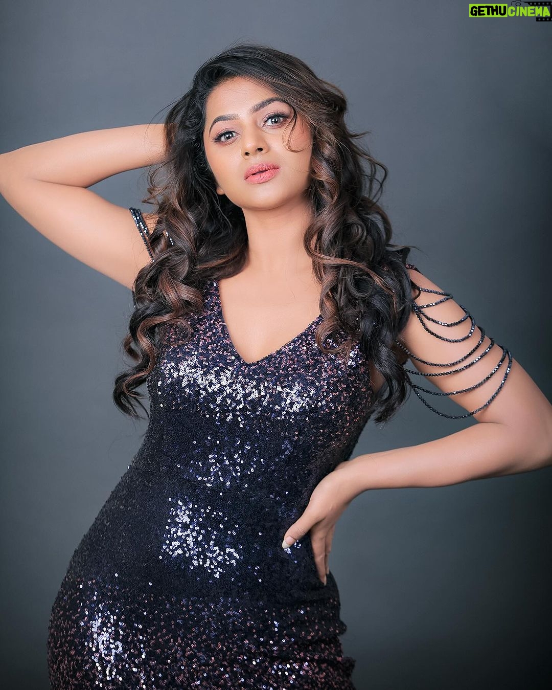 Delna Davis Instagram - Makeup @kalaiartistry . 📸 @dhanush__photography . Hairstylist @uma_rajesh_makeupartistry