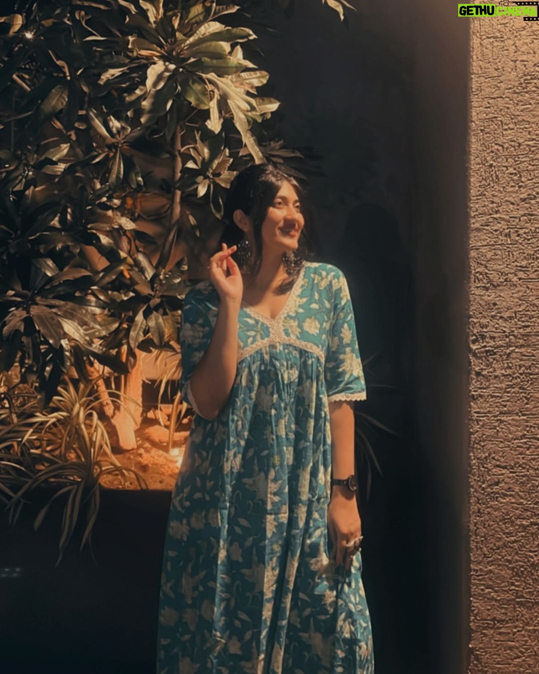 Denisha Ghumra Instagram - To the Present that Present has to offer💫 . #denishaghumra #presentmoment #grateful #actorslife