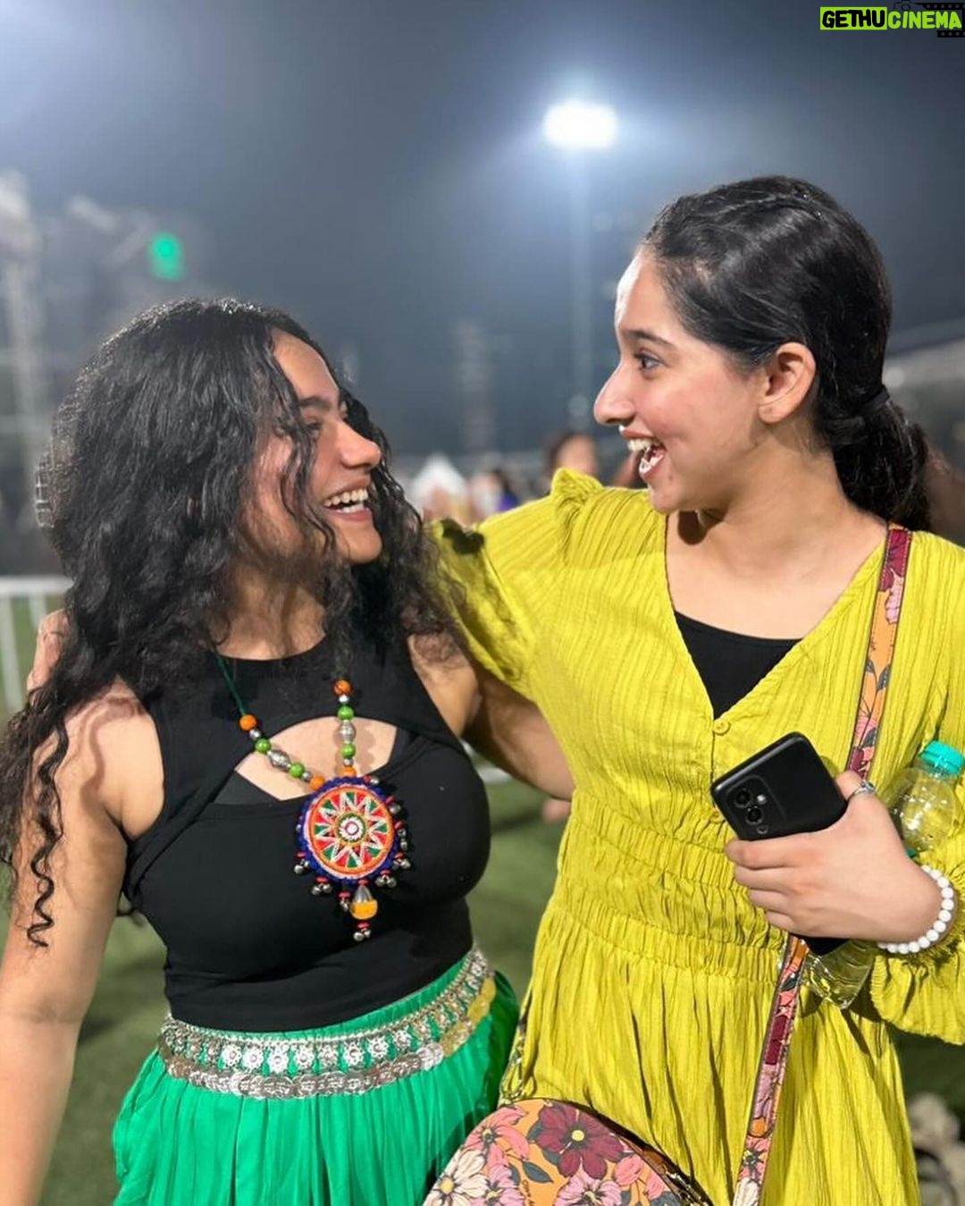 Deshna Dugad Instagram - love you a lil too much🥹🥹🥹🥹 . . . . . . . . #deshna #bestfriends #new #navratri #fyp #explore #viralpost #foryou #instagram #instagood #explorepage