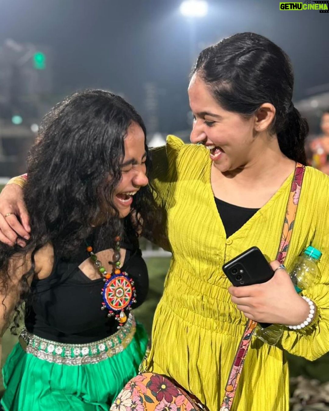 Deshna Dugad Instagram - love you a lil too much🥹🥹🥹🥹 . . . . . . . . #deshna #bestfriends #new #navratri #fyp #explore #viralpost #foryou #instagram #instagood #explorepage