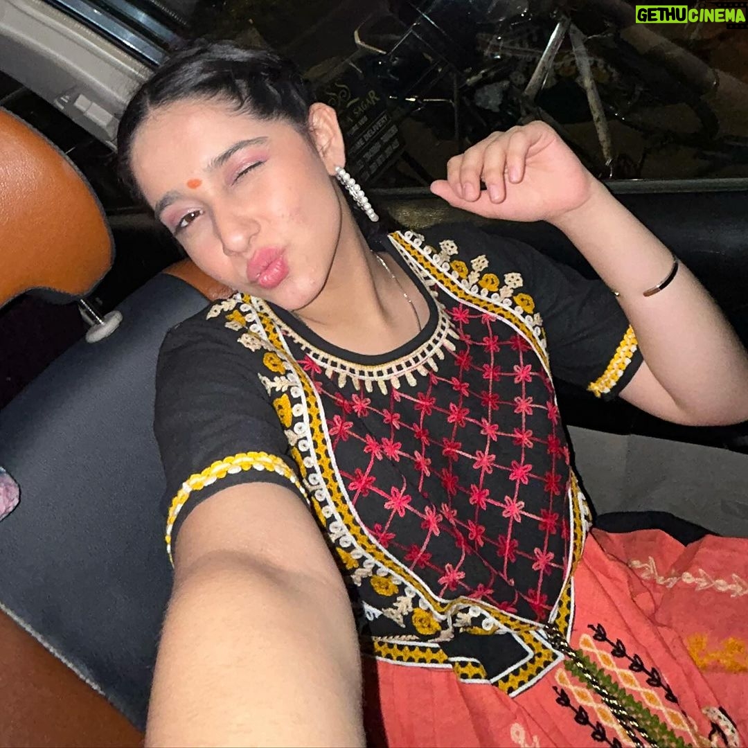 Deshna Dugad Instagram - Dancing through the night🌀 . . #deshna #deshnadugad #garbanights #dancer
