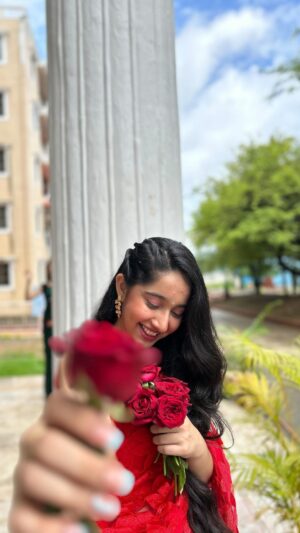 Deshna Dugad Instagram - Felt like it was my farewell🥹🥹 
.
.
#deshna #deshnadugad #farewell #farewellvibes #saare