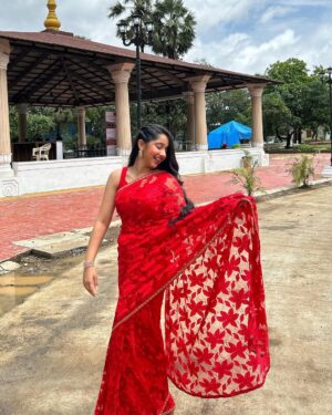 Deshna Dugad Instagram - A saree is not just an attire, it's an emotion.♥️🔥
.
.
Can’t get over this look 🥰🥹
.
.
#deshna #deshnadugad #saare #saree #lovelook