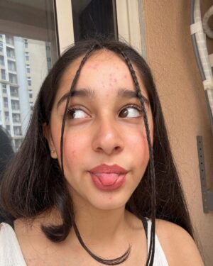 Deshna Dugad Instagram - Heheh nothing new 🤎😂😝😎
.
.
#deshna #deshnadugad #brown #latte #makeupartist #cute #picoftheday