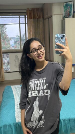 Deshna Dugad Instagram - Kinni kinni 🎀
.
.
#deshna #deshnadugad