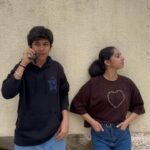 Deshna Dugad Instagram - Mobile hai yeh 🤦🏻‍♂️ @deshnadugad5 #reels #trend #trending #viral #fyp #viralit #funny #fun