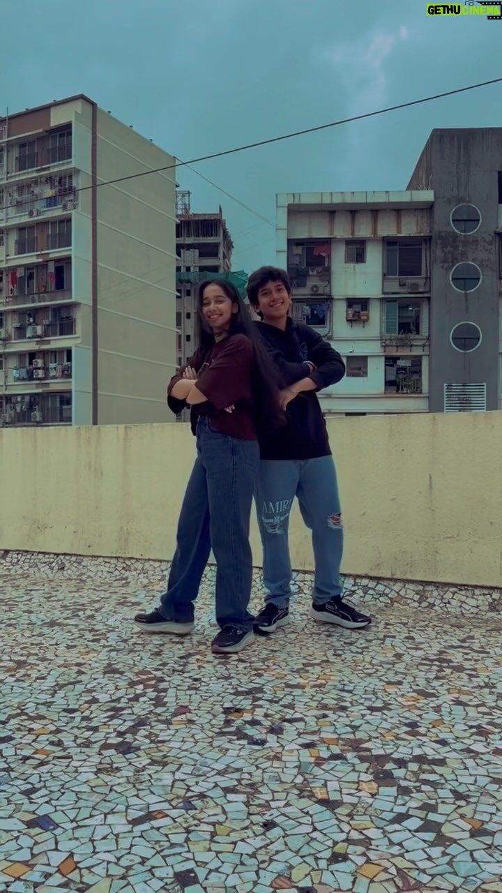 Deshna Dugad Instagram - In Love with this Banger ! KALI KALI official music video out now ! Go and watch if you haven’t ❤️🔥 @shivampassi_vocalist ❤️🔥 @deshnadugad5 @punyakar @rashimthashetty