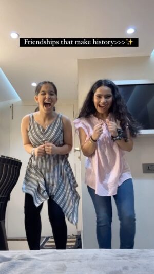 Deshna Dugad Instagram - HAPPY FRIENDSHIPS DAY🥹♥️
.
.
#friendshipsday #deshna #deshnadugad #dance #dance #dancereels #dancer #friends #friendshipgoals