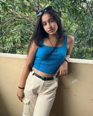 Deshna Dugad Instagram - I don't have a bad attitude; I have a strong personality.👸😇
.
.
#deshna #deshnadugad #captions #baddie #cool #look #blue #blueeyes #blue #coolook #swag