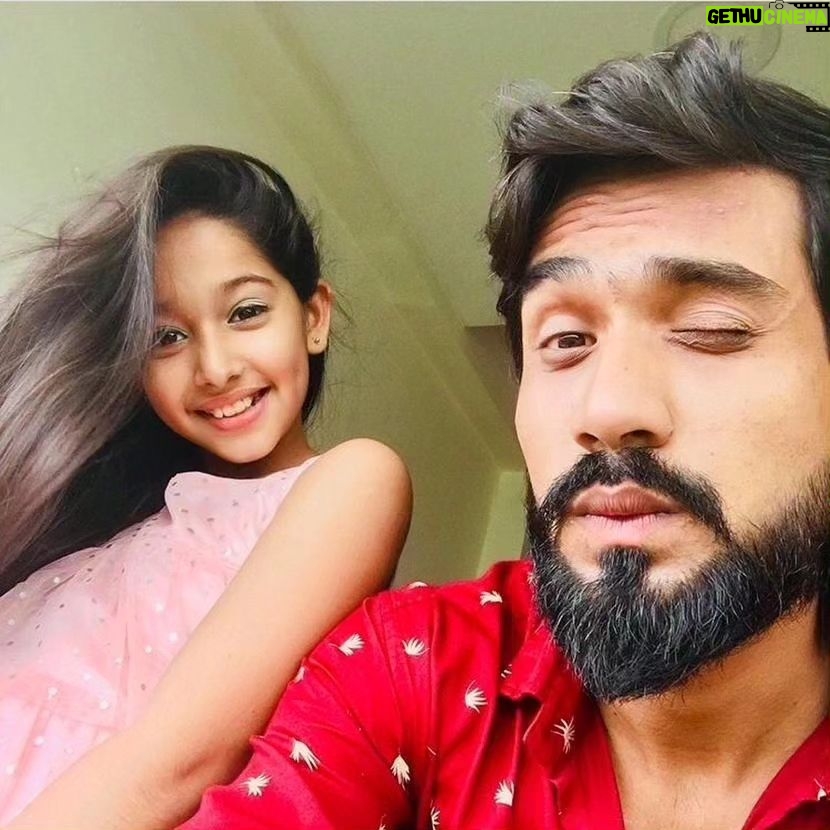 Deshna Dugad Instagram - Photo Khatam Ho sakte he ..Par yaade nhi ❤️ Happy Birthday my baccha ❤️ my daughter 💕 my partner 😻 my Motu 💞 Jada kuch nhi bolunga bs jaldi se aaja 😘😘 #happybirthday #deshnadugad #birthdaygirl #daughter #15 #year
