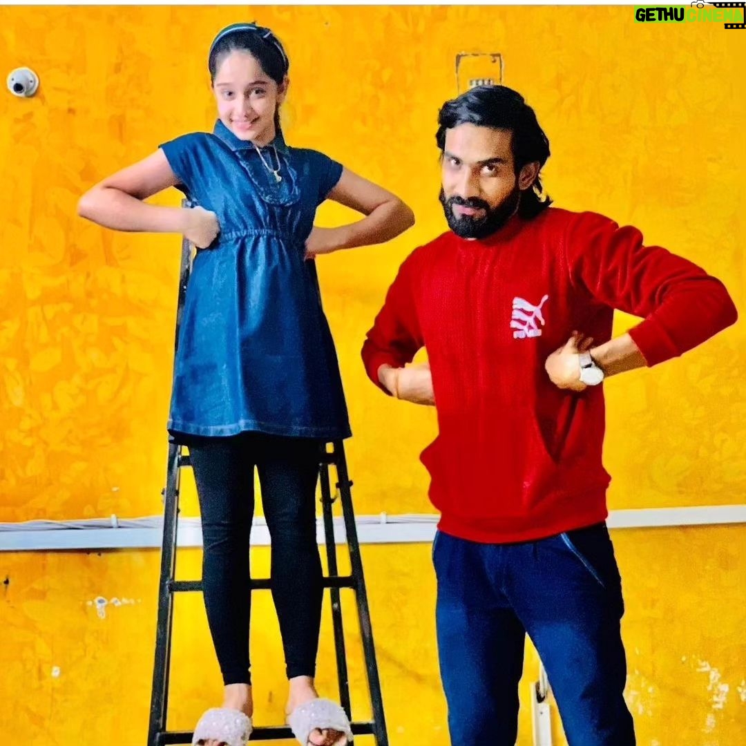 Deshna Dugad Instagram - Photo Khatam Ho sakte he ..Par yaade nhi ❤️ Happy Birthday my baccha ❤️ my daughter 💕 my partner 😻 my Motu 💞 Jada kuch nhi bolunga bs jaldi se aaja 😘😘 #happybirthday #deshnadugad #birthdaygirl #daughter #15 #year