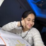 Deshna Dugad Instagram - Its just me studying for my social in morning at 4am and government gave holiday 😭🫡 …but felt good🥰 . . #deshna #deshnadugad #studing