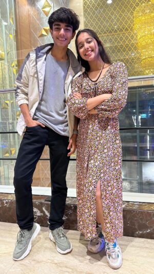 Deshna Dugad Instagram - After so long made a reel with him 🥰
.
.
#deshna #deshnadugad #réel #reels #reelitfeelit #reelsinstagram #newreels #songs #bollywood #trendingreels #dance #dancereels #actors #actorslife🎬 #actors #friends
