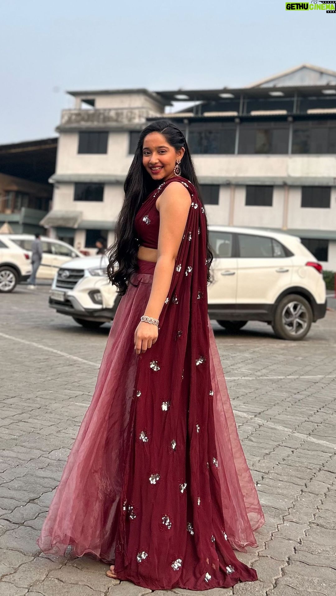 Deshna Dugad Instagram - Diwali vibes ✨✨ . . #deshna #deshnadugad #diwali #diwali2023