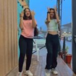 Deshna Dugad Instagram - Issa vibe 💫 . . #deshna #deshnadugad #harsiddhi #reels #friendship #friendsforever