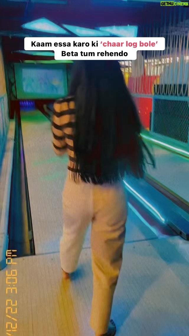 Deshna Dugad Instagram - 🥲🥲😉 . . #deshna #deshnadugad #funreel #trendingreels #chaarlog #chaarlogkyakahenge #workout #work #actor #instagramtrends #trending #trendingreels #reelsvideo #reels