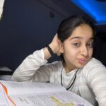 Deshna Dugad Instagram - Its just me studying for my social in morning at 4am and government gave holiday 😭🫡 …but felt good🥰 . . #deshna #deshnadugad #studing