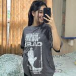 Deshna Dugad Instagram - 😎😁✌🏻 . . #deshna #deshnadugad #mirrorslefie #mirrormirror #smile