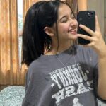 Deshna Dugad Instagram - 😎😁✌🏻 . . #deshna #deshnadugad #mirrorslefie #mirrormirror #smile