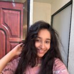 Deshna Dugad Instagram - Messy hair , don’t care 💆‍♀️🤝 . . #deshna #deshnadugad #messyhair #hairstyles #naturalhairstyles #natural #smile #befikar