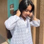 Deshna Dugad Instagram – You can’t scroll without complimenting my new Kurti swag.😎
.
.
#deshna #deshnadugad #kurti #indianfood #indiandresses #kurtilover #kurtis #kurtidress #indianclothes #indian #instagrampost