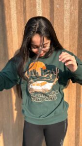 Deshna Dugad Instagram - Love for hoodies - @wakai.fashion 🧥 . . #deshna #deshnadugad #taylorswift #swiftiee #ad #collab #songs