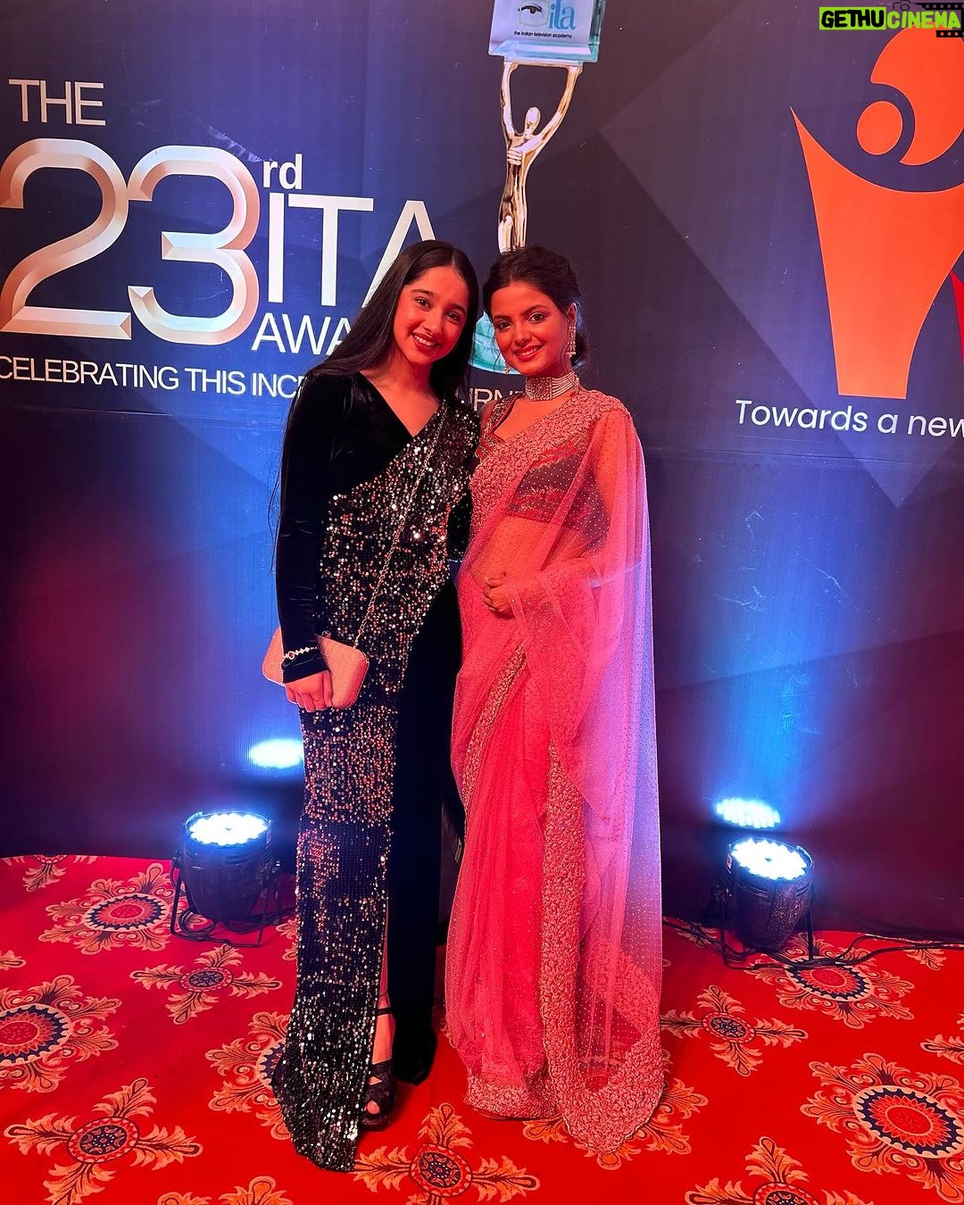 Deshna Dugad Instagram - Couldn’t resist myself from posting these!🩷💛 . Ps: we were talking about this song just today itself 😂 . . . #indraxikanjilal #deshnadugad #itaawards #fun #jamaljamaloo #happyday #instadaily #instapost #post