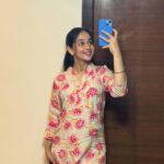 Deshna Dugad Instagram - Mirror selfies 🥰🩷 . . #deshna #deshnadugad