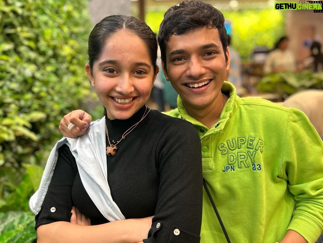 Deshna Dugad Instagram - ♥️🥳 . . #friendship #deshna #deshnadugad