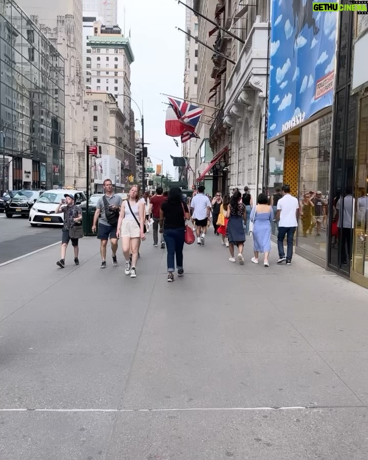 Dhanashree Verma Instagram - As sweet as Butterscotch in the streets of NYC 🧈✨🫧 New York City