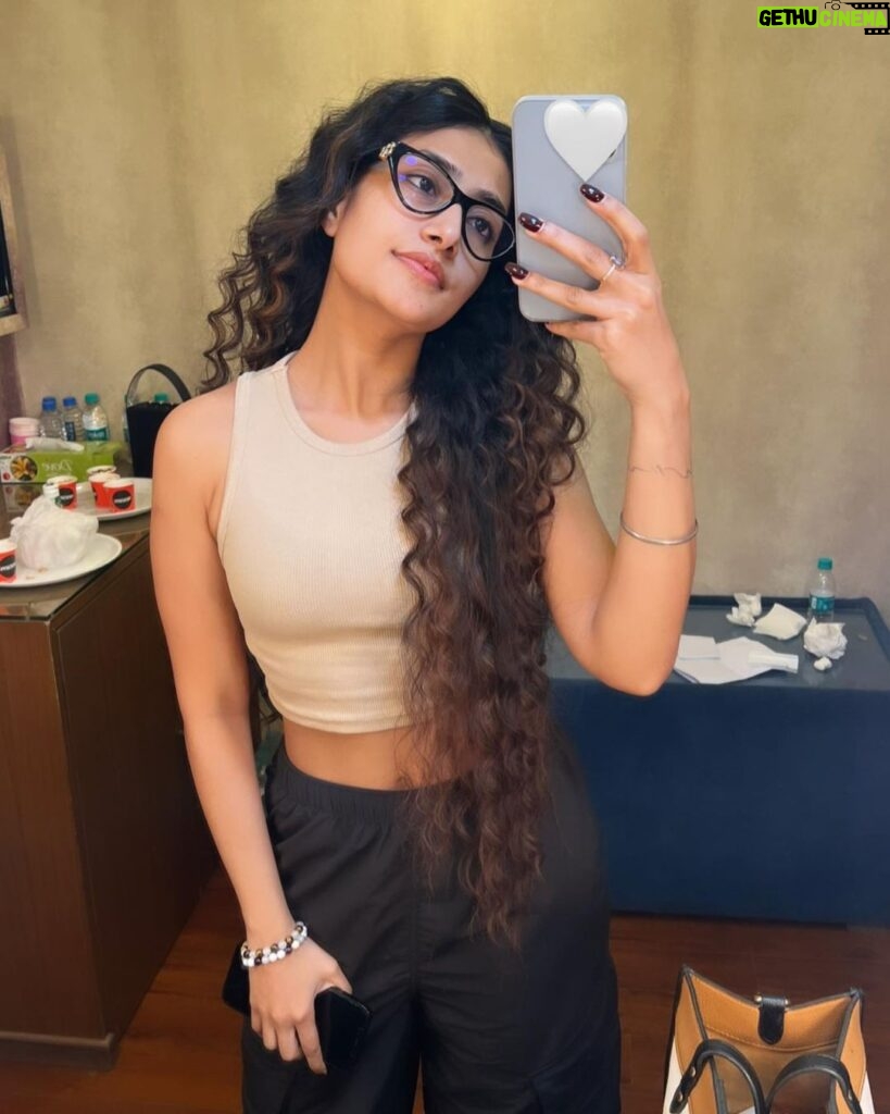 Dhanashree Verma Instagram - Curls and confidence 👀🎀
