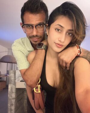 Dhanashree Verma Instagram - Behind the scenes of our Din Din 🍜🍽️🍲🌷