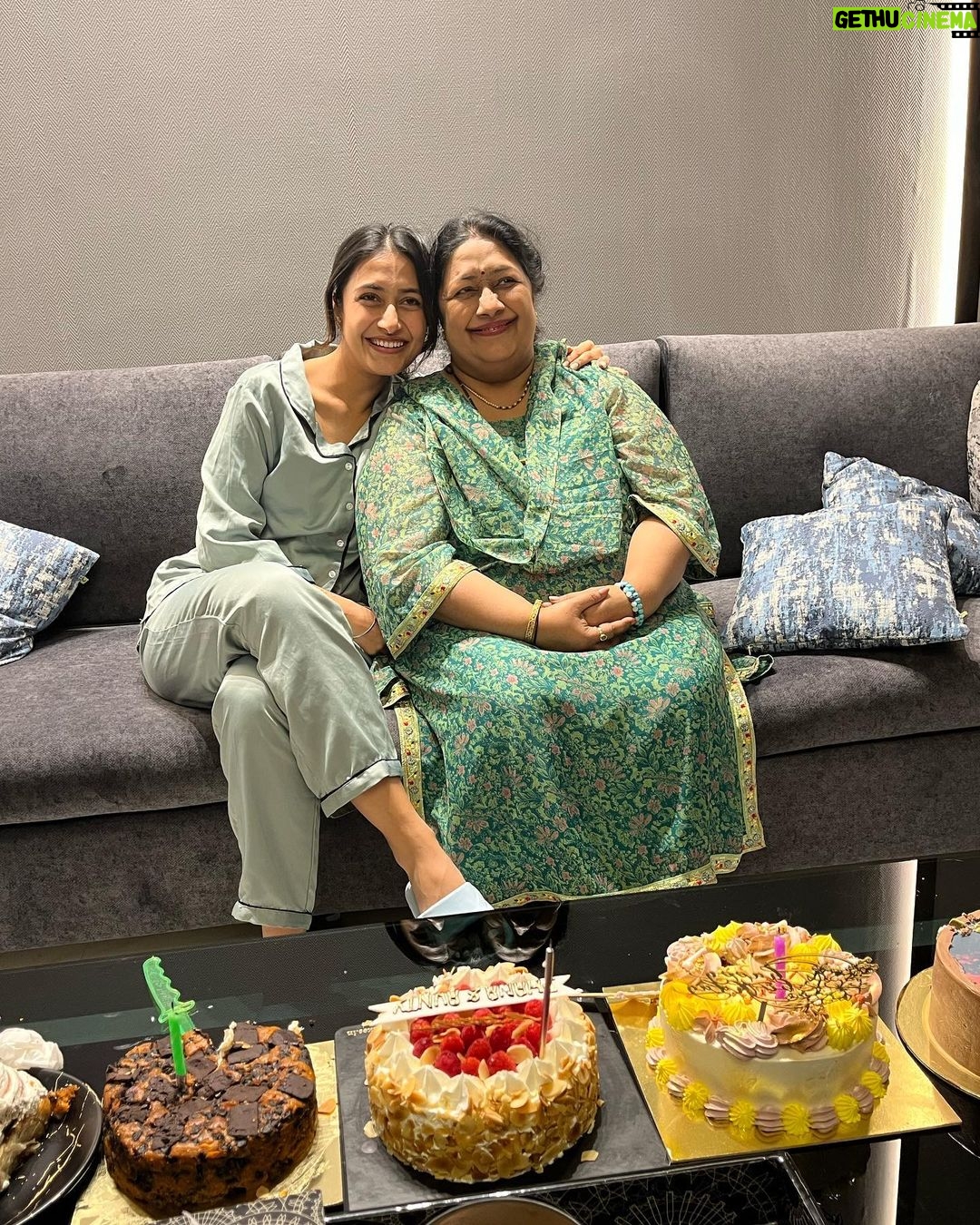 Dhanashree Verma Instagram - Happy birthday to the strongest & most loveliest women ♥️ I’m extremely grateful to be sharing this day with you. We are definitely soldiers of our lives…. We love everyone, we never give up and we keep fighting for our happiness with the kindest way possible. Thank you for teaching me how to be a nice person with great spirit in my heart and a life filled with immense hope. Love you HAPPY BIRTHDAY TO US 🎈