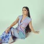 Dhanashree Verma Instagram – Becoming the best version of yourself requires you to continuously edit your beliefs and to upgrade & expand your identity 🔥

📸: @anurag_kabburphotography 
MUA: @preetydhillon_mua 
Outfit: @zi.p__ by @payal_zinal
Earrings @rubans.in @oakpinionpr
Shoes @melissashoesindia @sallyruchi
Styled by: @sanchi.gupta011 
Hair: @hairbyswatitare14