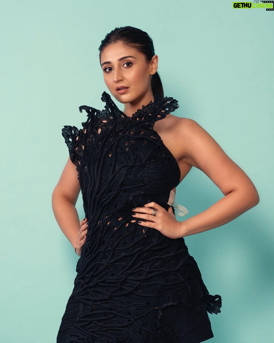 Dhvani Bhanushali Instagram - You’d wish I told you what’s up 🖤 Styled by: @shnoy09 Outfit: @vaishalisstudio Rings: @azotique Makeup: @sahithya.shetty Hair: @sanapathan104 Shot by: @saurabhdalvi_photography #highglam #LBD #dolledup