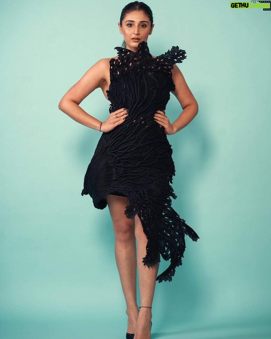 Dhvani Bhanushali Instagram - You’d wish I told you what’s up 🖤 Styled by: @shnoy09 Outfit: @vaishalisstudio Rings: @azotique Makeup: @sahithya.shetty Hair: @sanapathan104 Shot by: @saurabhdalvi_photography #highglam #LBD #dolledup