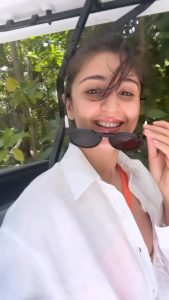 Dhvani Bhanushali Instagram - You Wasn’t expecting this 🤐