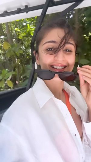 Dhvani Bhanushali Instagram - You Wasn’t expecting this 🤐