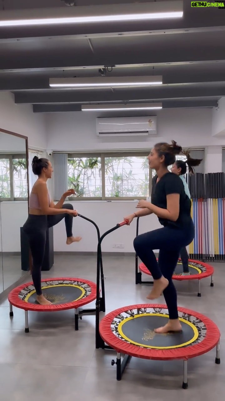 Dhvani Bhanushali Instagram - What a fun class @namratapurohit ππΌββοΈπ«Άππ―ββοΈ