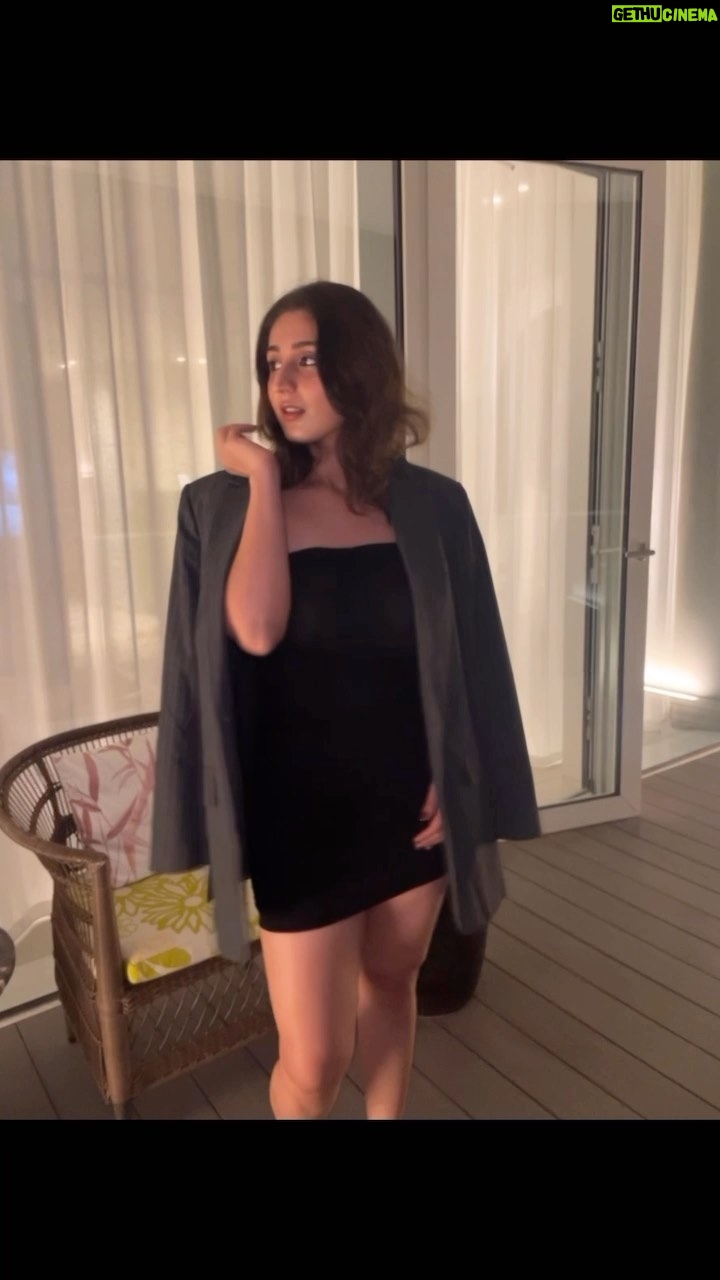 Dhvani Bhanushali Instagram - A blazer kinda night!