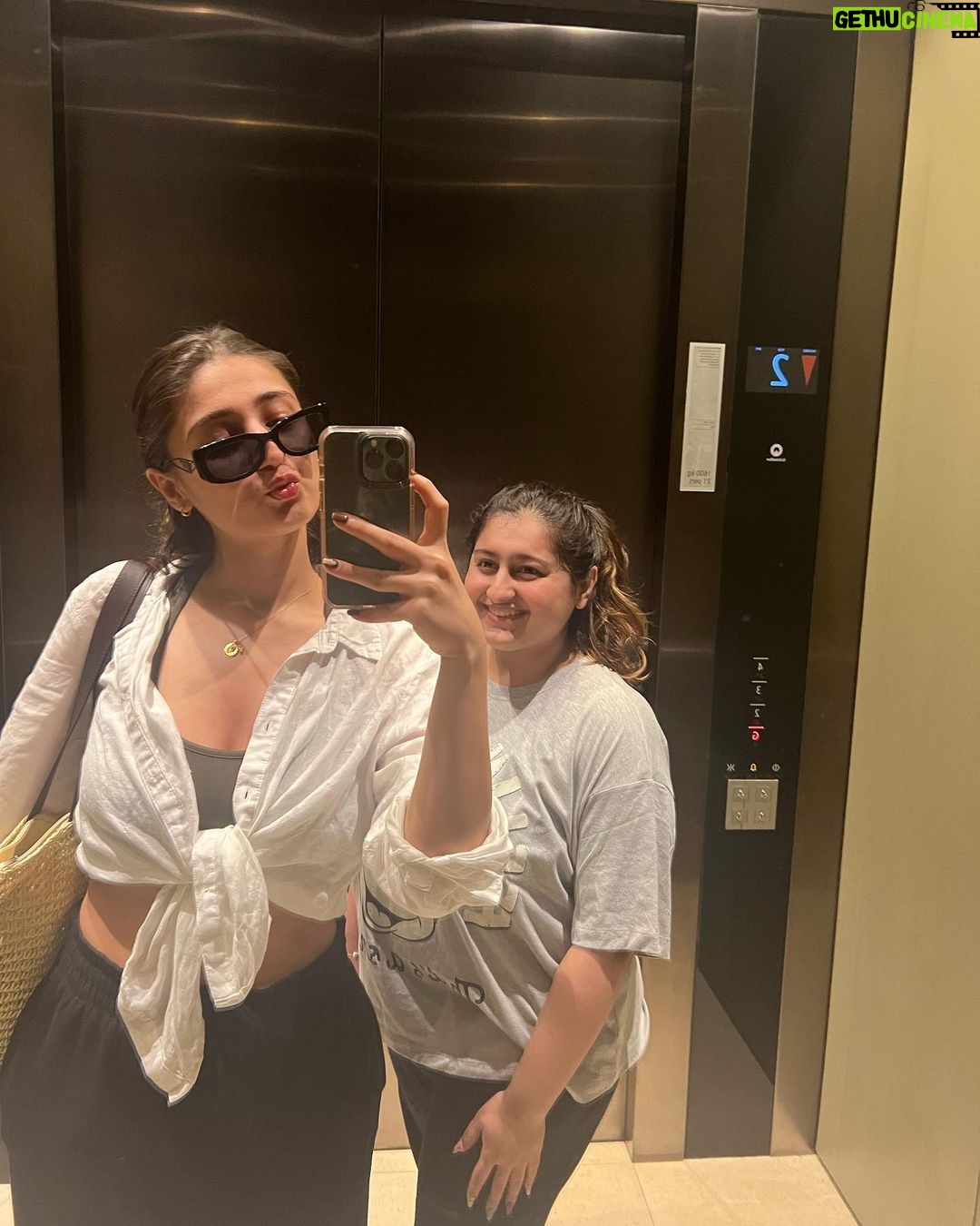 Dhvani Bhanushali Instagram - summing up my Trip ☀️👼🏻🫶