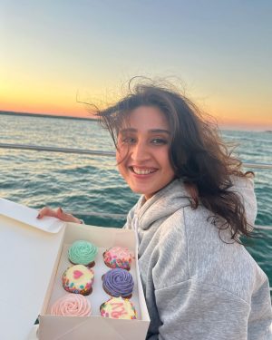 Dhvani Bhanushali Instagram - I promise the air around those cupcakes was worth it. 💕🧁🙈