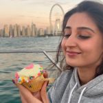 Dhvani Bhanushali Instagram – I promise the air around those cupcakes was worth it. 💕🧁🙈