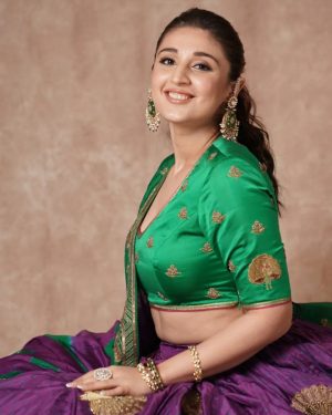 Dhvani Bhanushali Instagram - 💚💜
👗: @raw_mango
Jewelry: @azotiique
Styling: @eshaamiin1 @stylelevatorr 
📷: @saurabhdalvi_photography
Hmu- @sahithya.shetty ♥️