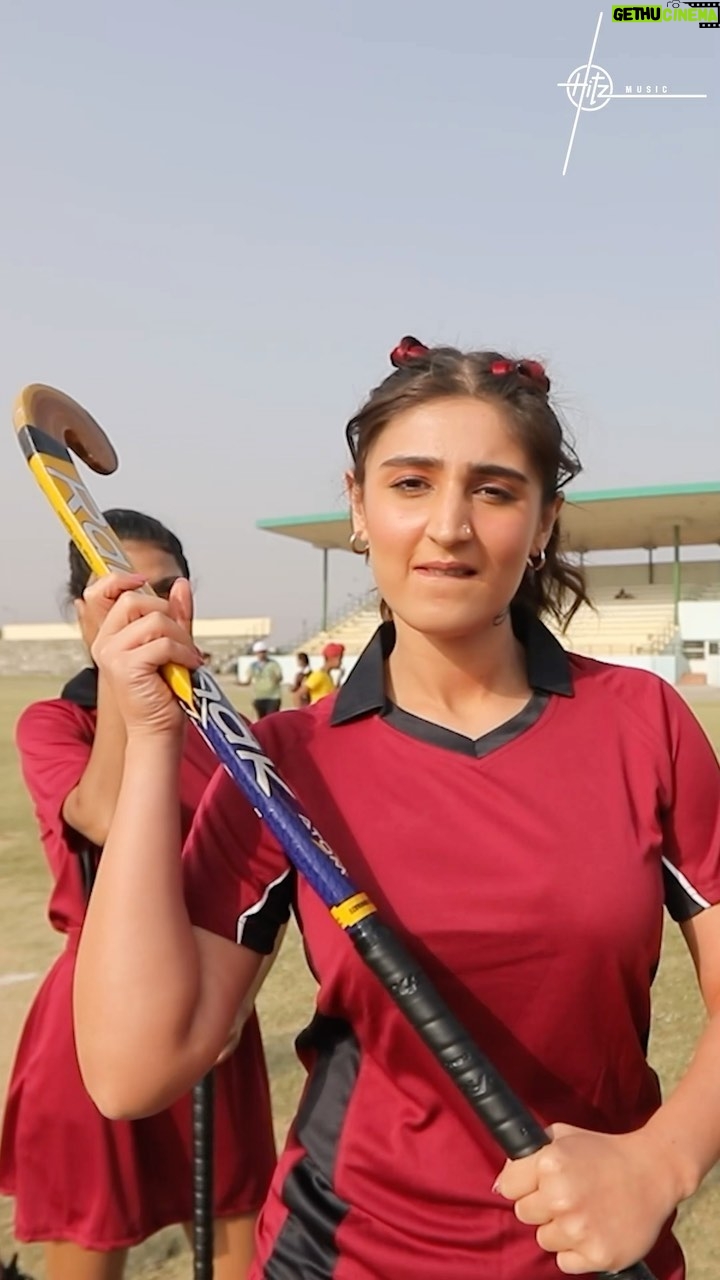 Dhvani Bhanushali Instagram - Alexa, play some #Dynamite bloopers! 😎
