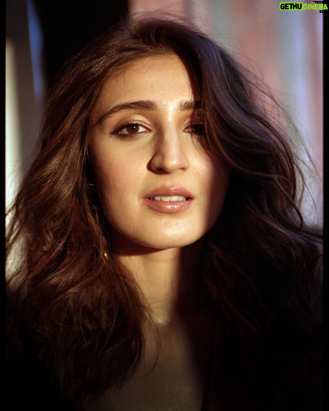 Dhvani Bhanushali Instagram - Nothing major Just the sun #riseup
