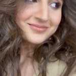 Dhvani Bhanushali Instagram – Thodi ziddiii
Thodi pagliii
Naaaaanaaaanaaaa #candy 🦋