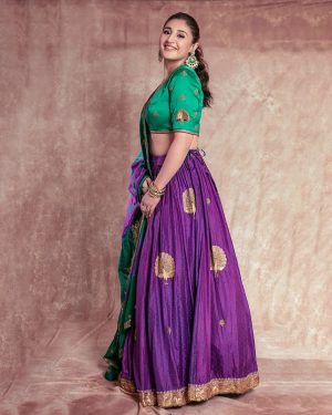 Dhvani Bhanushali Instagram - 💚💜
👗: @raw_mango
Jewelry: @azotiique
Styling: @eshaamiin1 @stylelevatorr 
📷: @saurabhdalvi_photography
Hmu- @sahithya.shetty ♥️