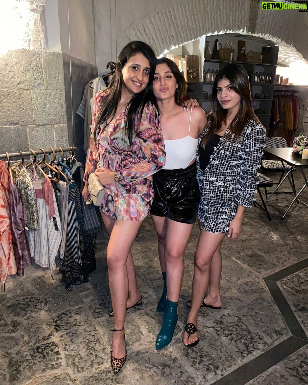 Dhvani Bhanushali Instagram - Best bring in ever 🥺♥️