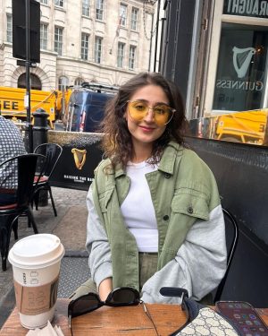 Dhvani Bhanushali Instagram - Layered like a Londoner 🧥

#summer #london